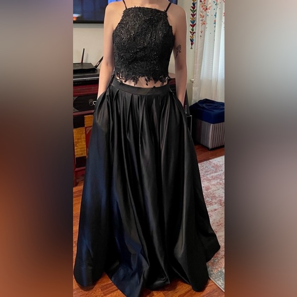 Prom, formal 2 piece gown - Picture 5 of 6